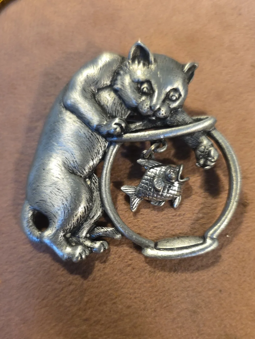 VTG JJ Jonette Jewelry Pewter Cat & Fish Bowl Dangling Charm Brooch Pin